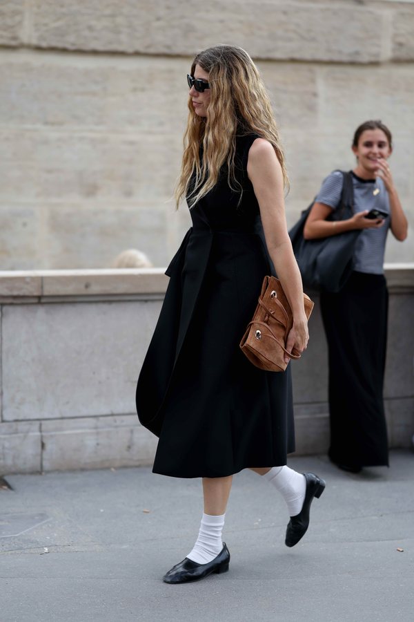 Les mocassins noirs, chaussure phare de l'automne 2026