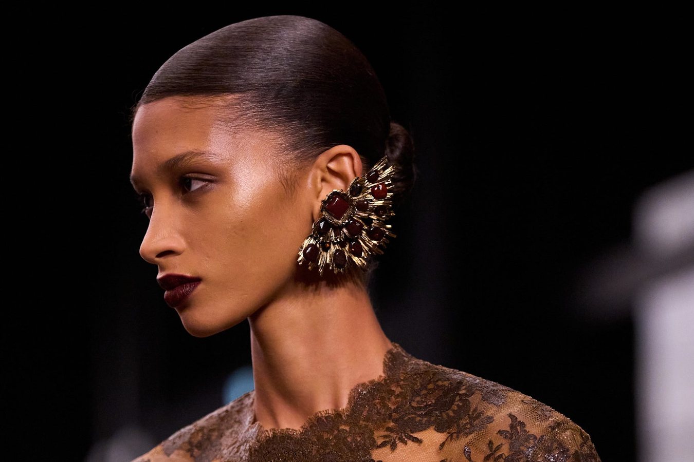 Les boucles d'oreilles maxi s'imposent comme la tendance joaillerie de l'automne-hiver 2026-2027