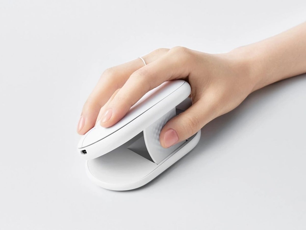 Logitech présente la Pebble Up, une souris qui se redresse pour soulager la main