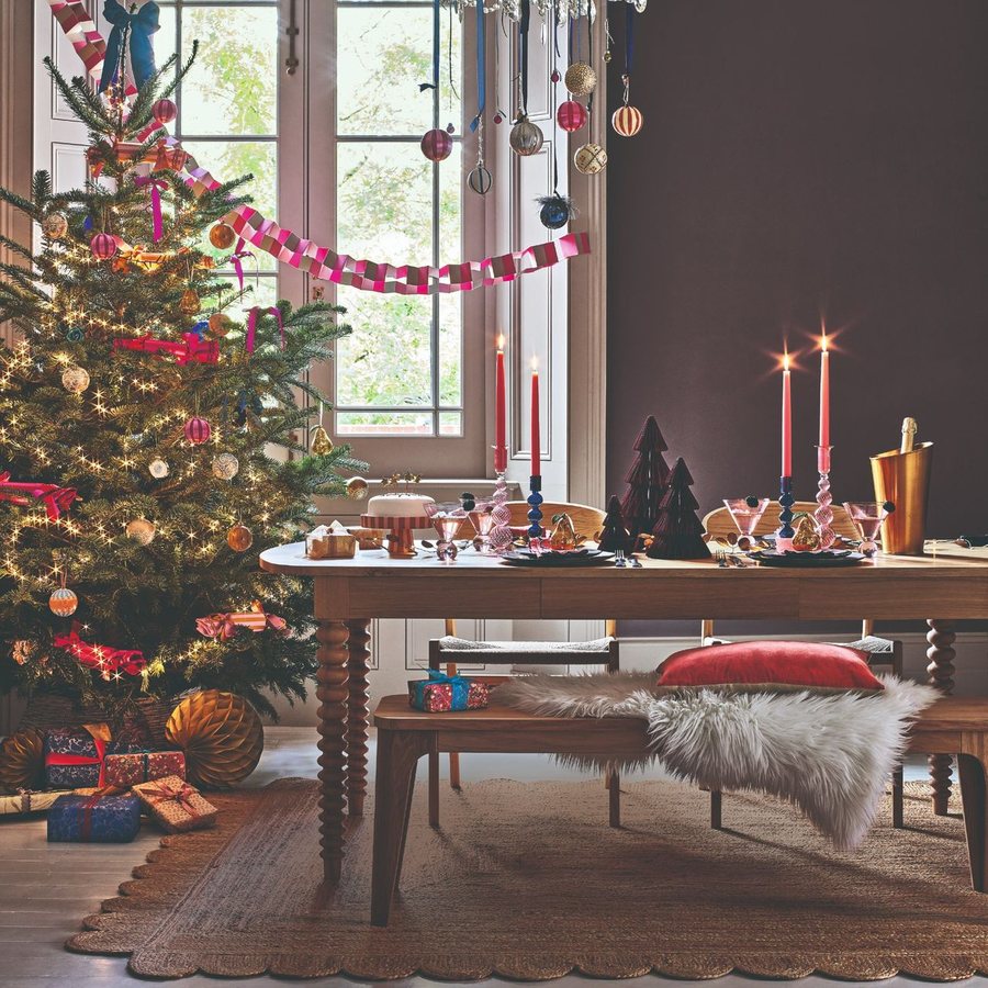 Marks & Spencer dévoile ses décorations de Noël inspirées de son foodhall