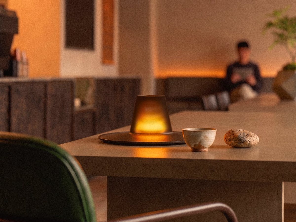 Le chapeau traditionnel coréen gat réinventé en lampe design