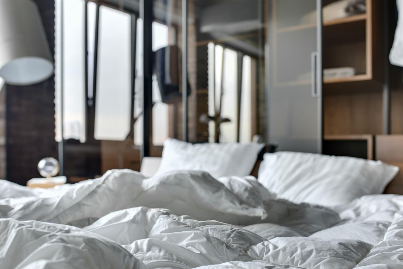 Six objets à retirer de la chambre pour mieux dormir