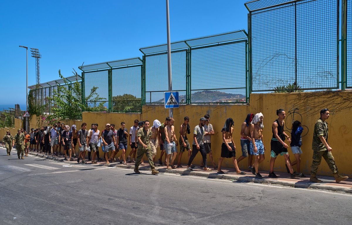 L’afflux de migrants à Ceuta ravive les tensions diplomatiques entre Madrid et Rabat