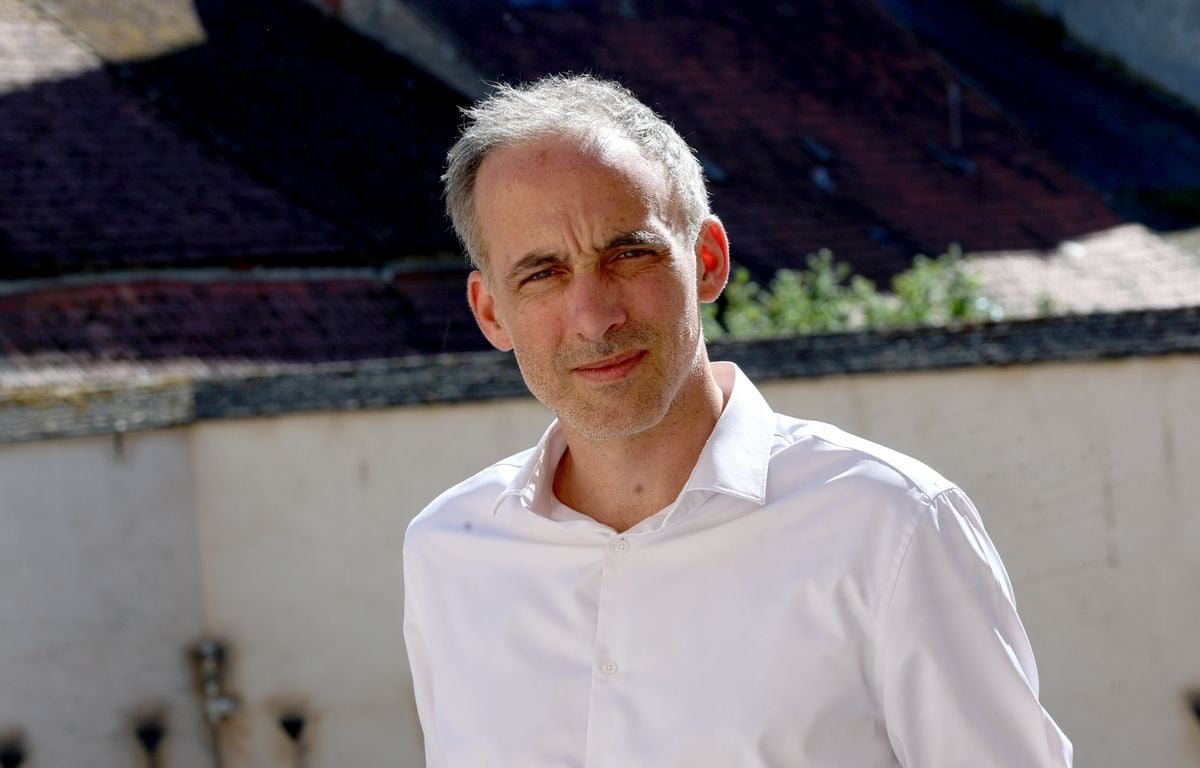 Raphaël Glucksmann dénonce une opération russe de déstabilisation le visant avant la présidentielle de 2027