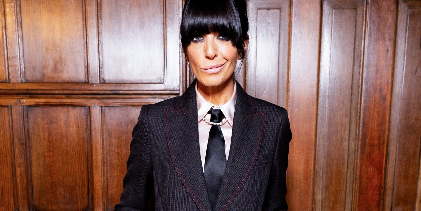 Claudia Winkleman opte pour le tailleur houndstooth, alternative chic à la robe cet automne