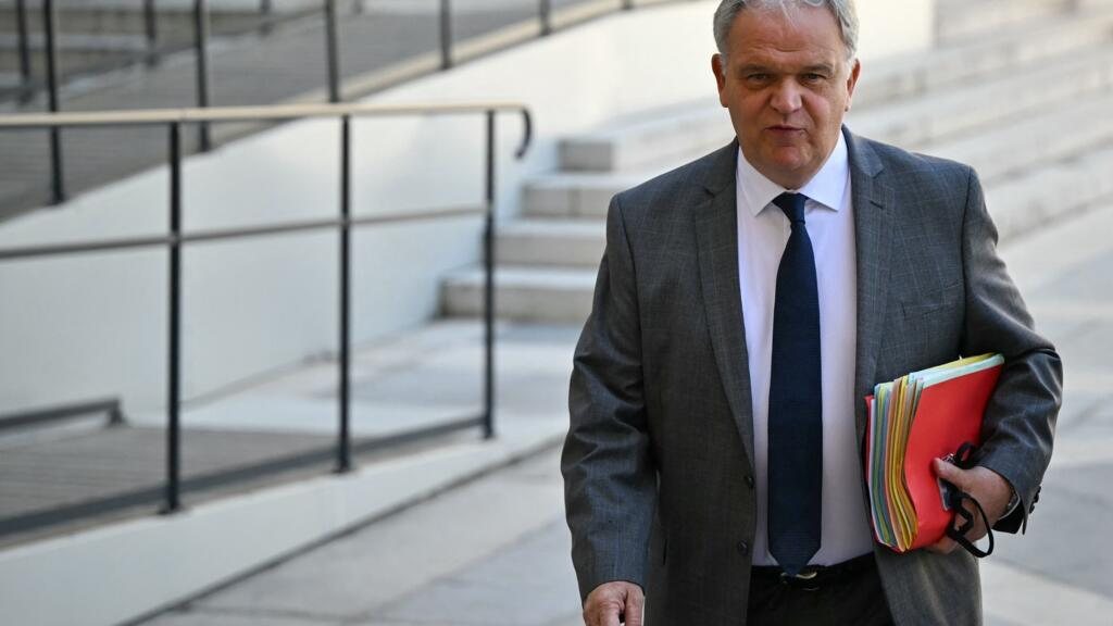 François-Noël Buffet nommé Défenseur des droits malgré l'opposition associative