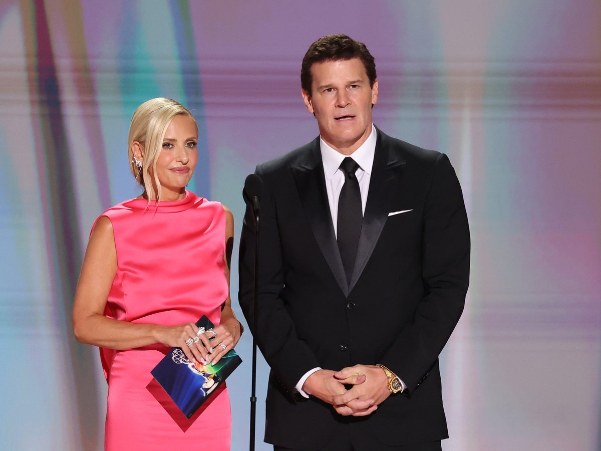 Sarah Michelle Gellar et David Boreanaz réunis sur la scène des Emmy 2026