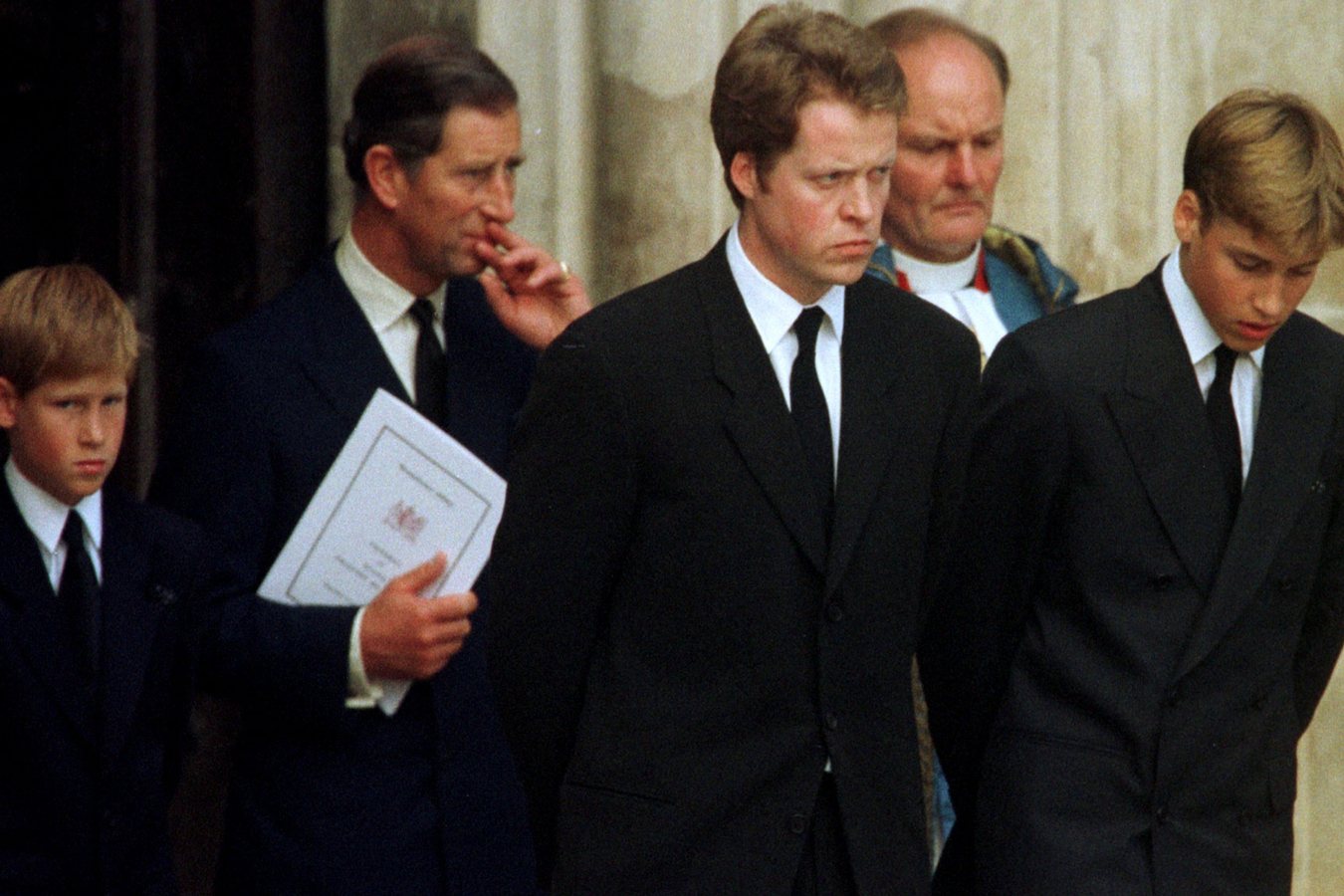 Charles Spencer accuse le roi Charles III de « gaslighting » dans la guerre du souvenir autour de Diana
