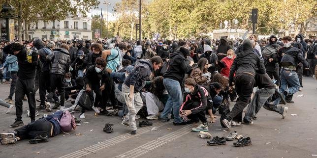 Manifestations : la défiance des jeunes envers les forces de l'ordre s'accentue