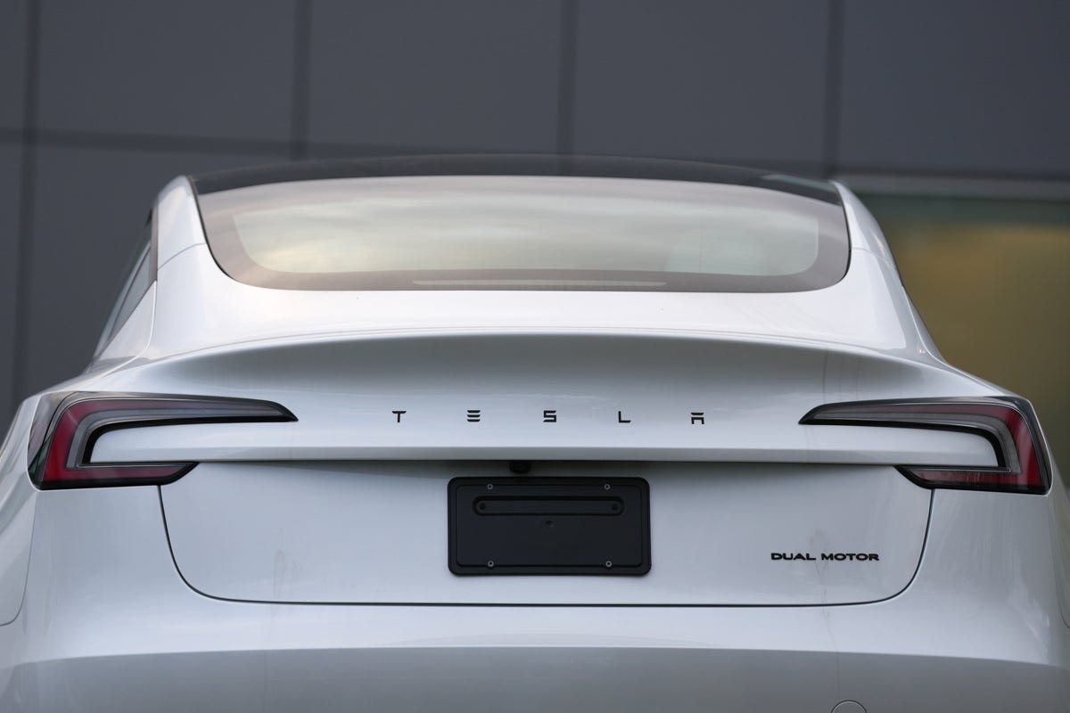 Les bénéfices de Tesla chutent malgré une hausse des ventes de véhicules