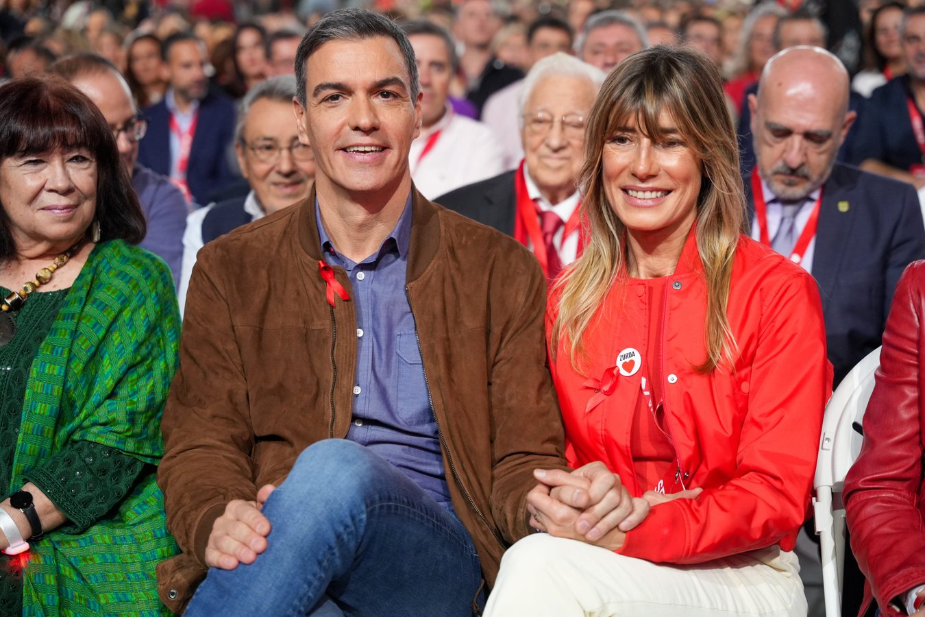 Pedro Sánchez affirme que son couple est « plus uni que jamais » face aux attaques