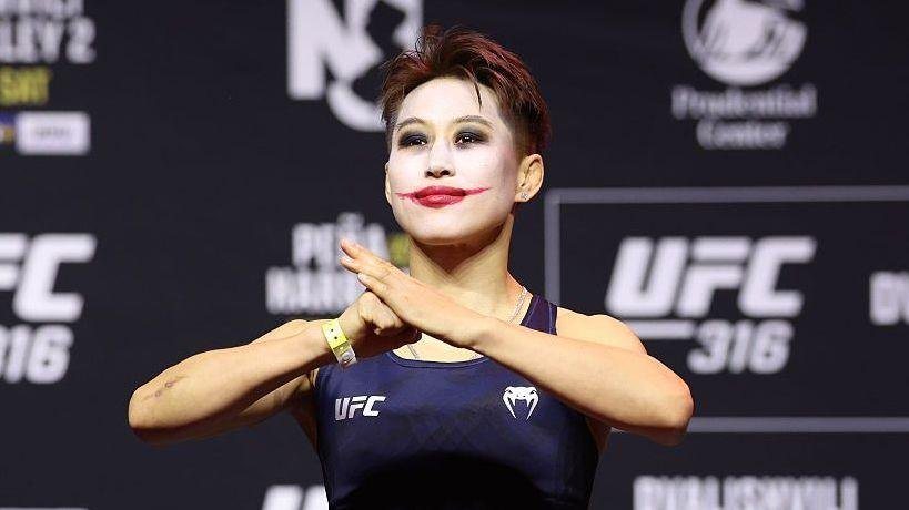 Wang Cong défie Natalia Silva pour le titre flyweight de l'UFC 332