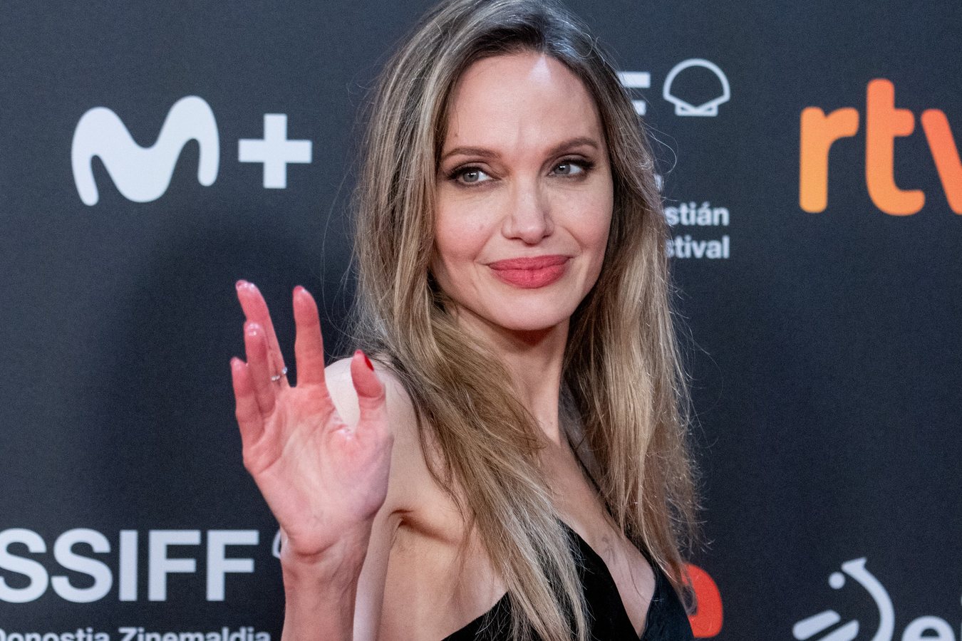 Angelina Jolie, 39 hectares au Cambodge et un engagement humanitaire de longue date