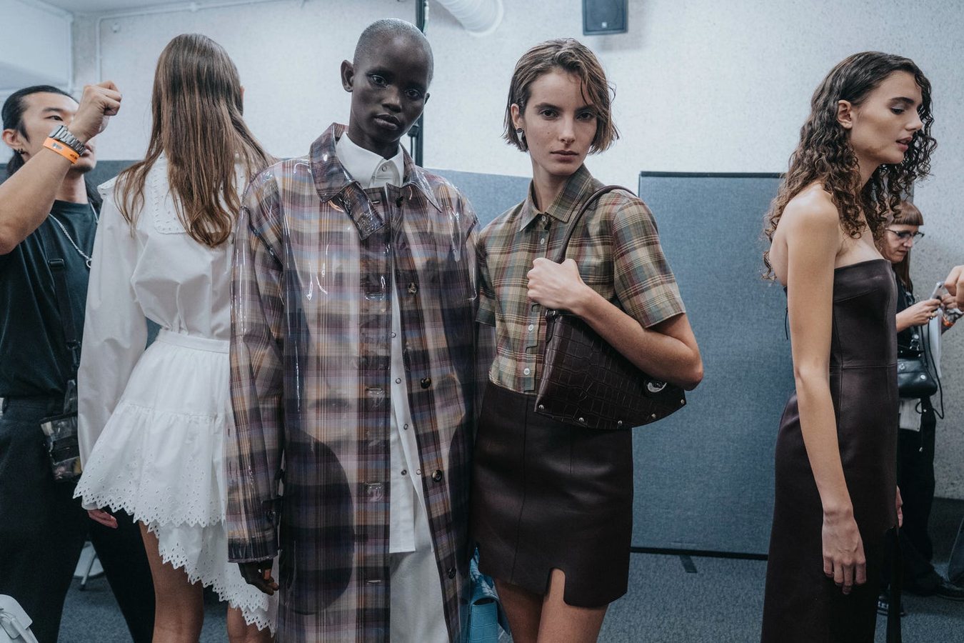 Mulberry dévoile sa collection printemps-été 2027 en backstage