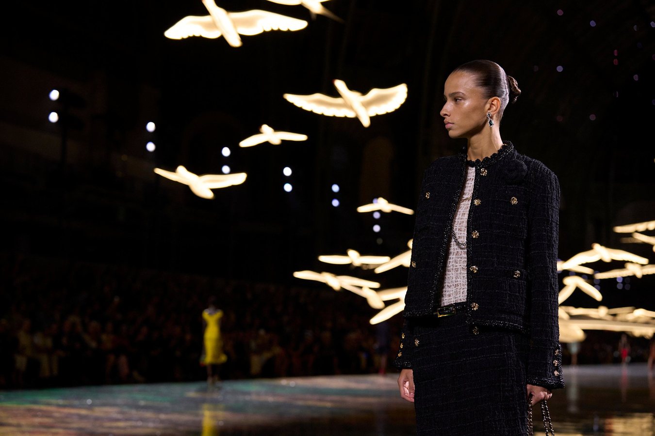 Chanel célèbre un an de Matthieu Blazy avec une collection placée sous le signe de la joie