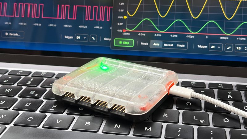Un petit appareil combine oscilloscope, analyseur logique et alimentation réglable