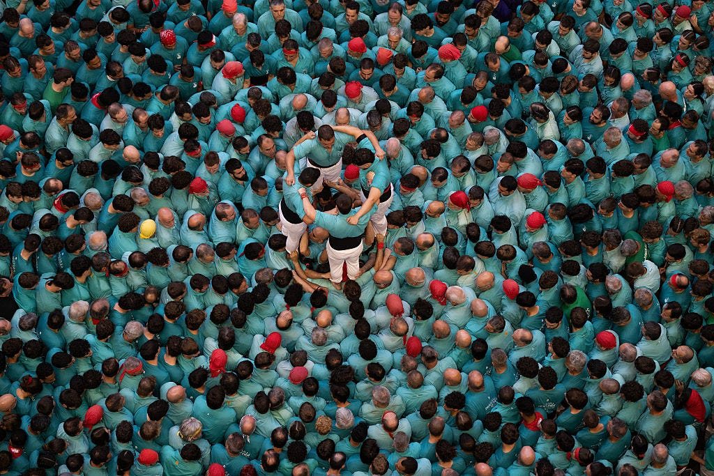 Dix images d'une semaine entre mémoire, crises et adieux