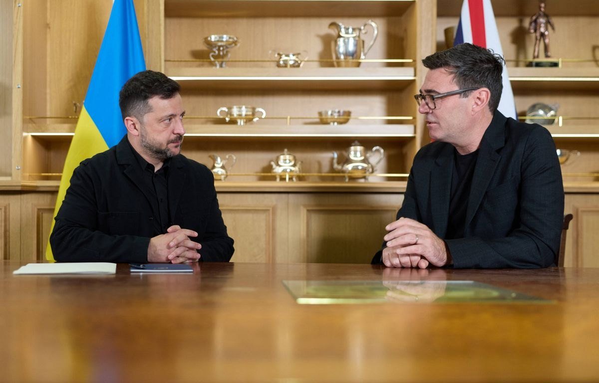 Volodymyr Zelensky reçu par le nouveau Premier ministre britannique Andy Burnham