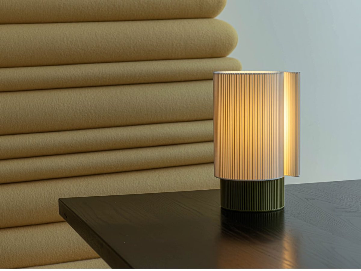 Takuto Ohta transforme 200 rondins de cèdre en un système de mobilier évolutif