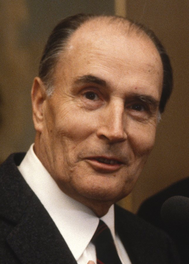 Cent dix ans après sa naissance, la figure de François Mitterrand reste au cœur du débat politique français